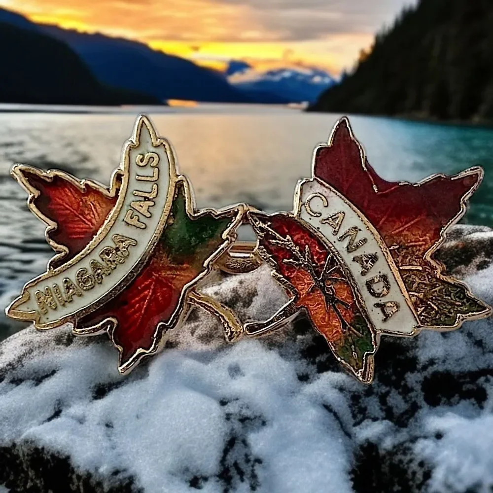 Vintage Niagra Falls Canada Pin Brooch Souvenir Double Maple Leaf Enamel Tourist